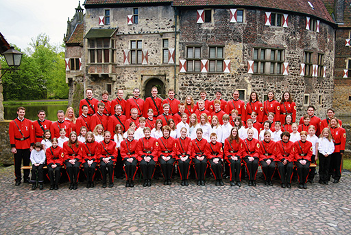 2006 - Gruppenbild des Vereins mit Auszubildenden